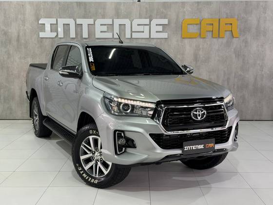 TOYOTA HILUX 2.8 SRX 4X4 CD 16V DIESEL 4P AUTOMÁTICO TOYOTA HILUX 2.8 SRX 4X4 CD 16V DIESEL 4P AUTOMÁTICO